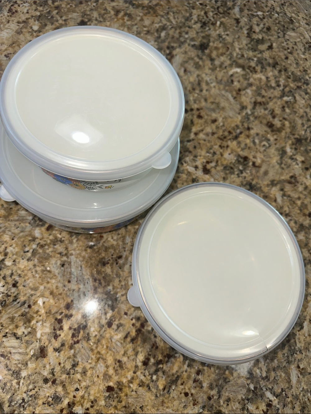 Floral Enamel Mixing Bowls with Clear Snap Lids - White - Picture 5 of 6